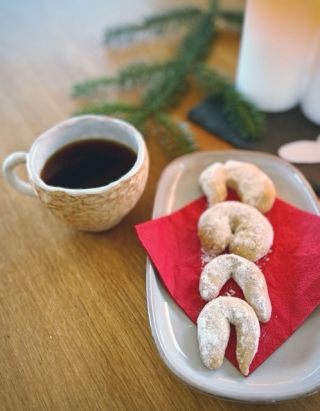 Nemusí být na Štědrý den vše dokonalé (jako třeba naše patvarové rohlíčky 😀), to hlavní je strávit hezký čas společně se...